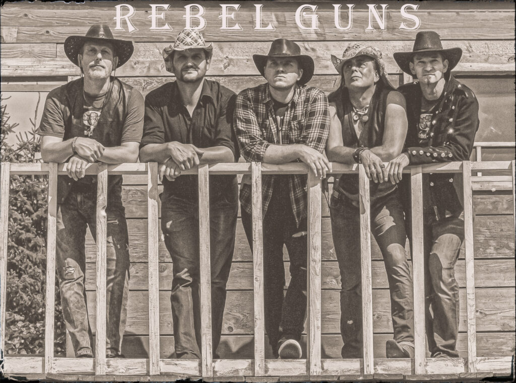 Die fünf Mitglieder der Band Rebel Guns